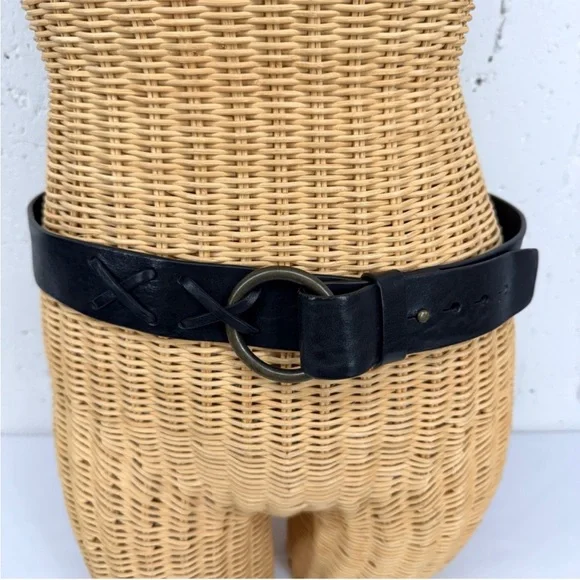 Sundance Women’s size Large Black Leather Loop Belt - Picture 1 of 10